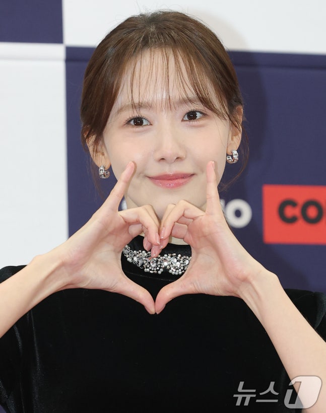 [잡담] 윤아 오늘 화장 왜케 연해.. | 인스티즈
