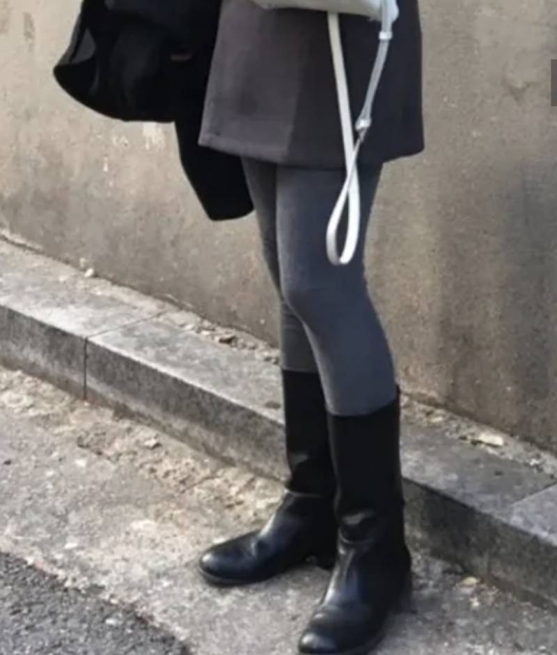 [잡담] 익들 이런 회색레깅스 예뻐보임?? | 인스티즈