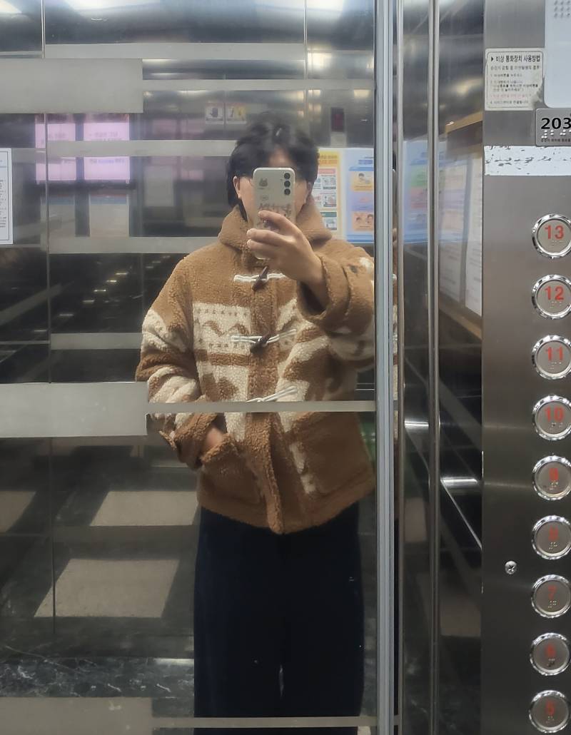 [잡담] 홍대 혼자 놀러가려고 하는데 이래 입고 가도 괜찮을까? | 인스티즈
