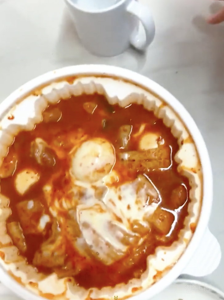 엽떡 왔는데 주먹밥 안 시킨걸 알았을 때....JPG | 인스티즈