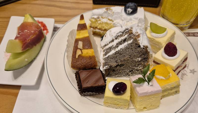 [잡담] 가족 외식으로 뷔페 가서 떵개 하고 왔다🤤 | 인스티즈