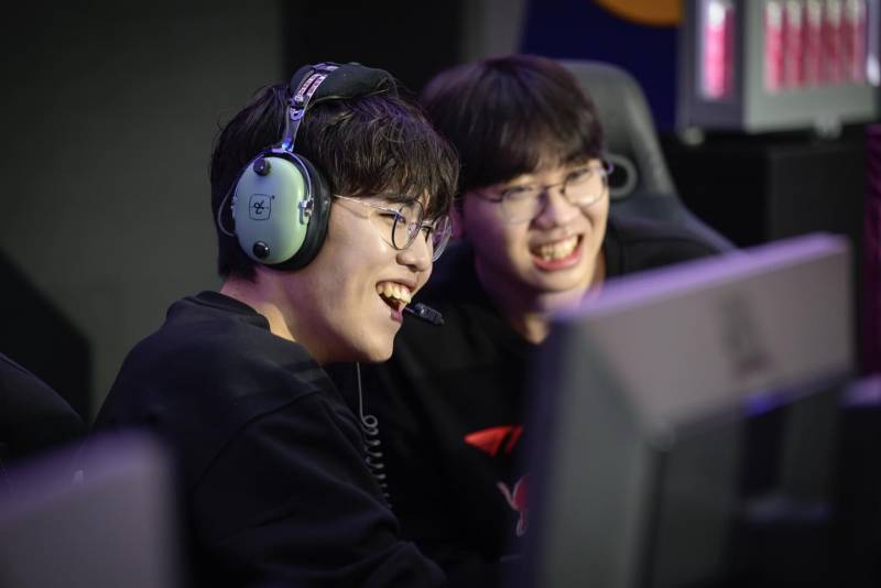 [잡담] 레드불 인스타) 연말을 마무리하는 최고의 방법 @t1lol | 인스티즈