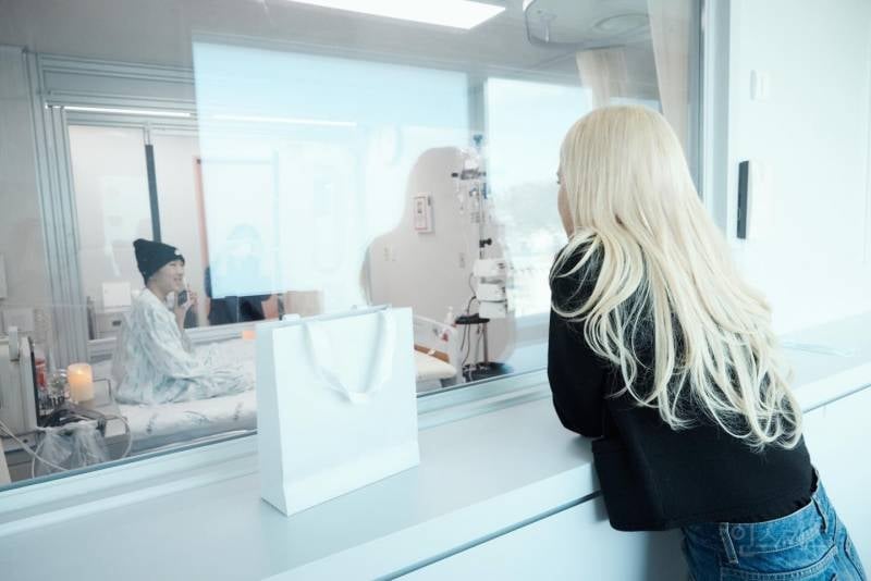 크리스마스에 서울대학교 어린이병원에 다녀온다는 로제 | 인스티즈