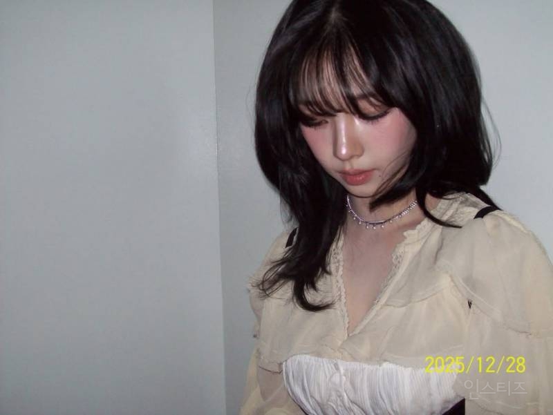 새해 맞이 인스타 게시물 올려주는 에스파 카리나 윈터.jpg | 인스티즈