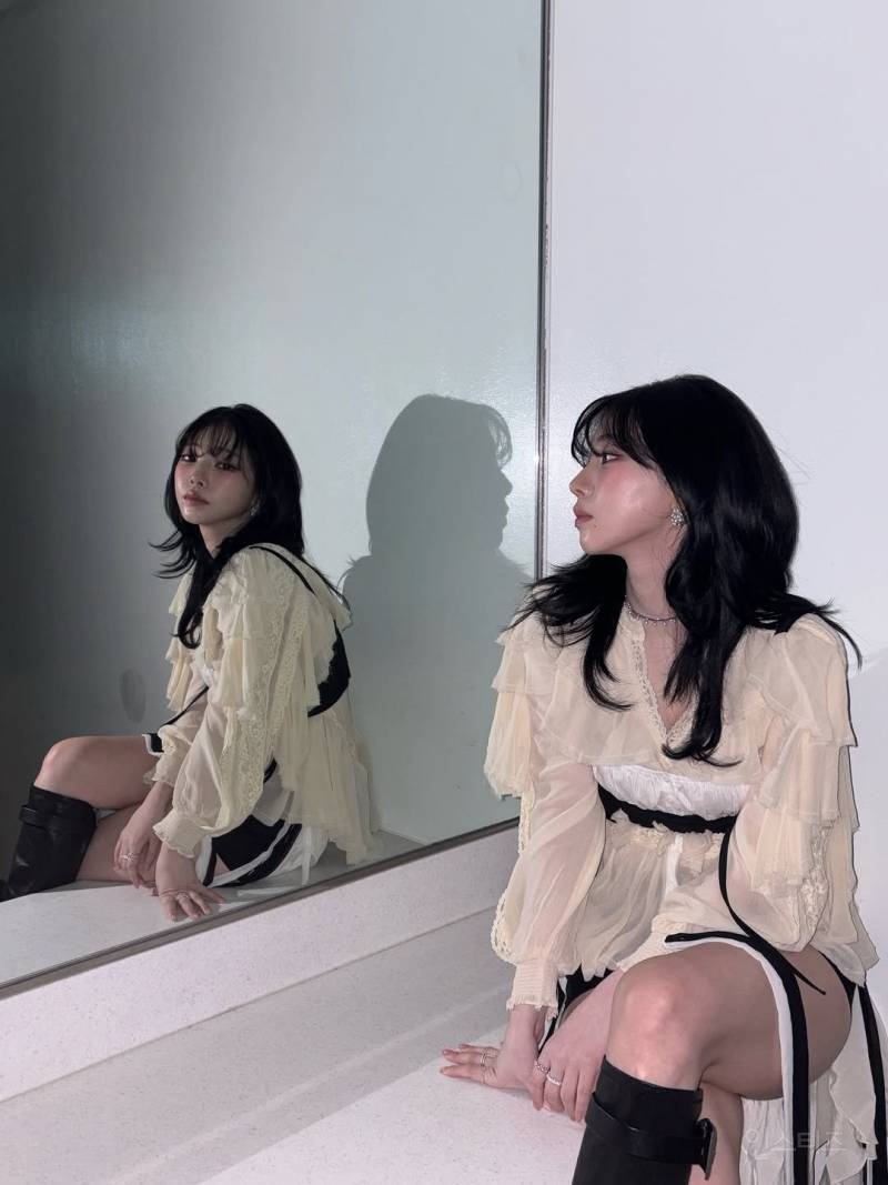 새해 맞이 인스타 게시물 올려주는 에스파 카리나 윈터.jpg | 인스티즈