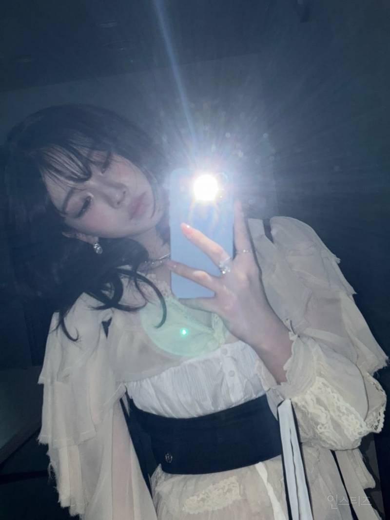 새해 맞이 인스타 게시물 올려주는 에스파 카리나 윈터.jpg | 인스티즈