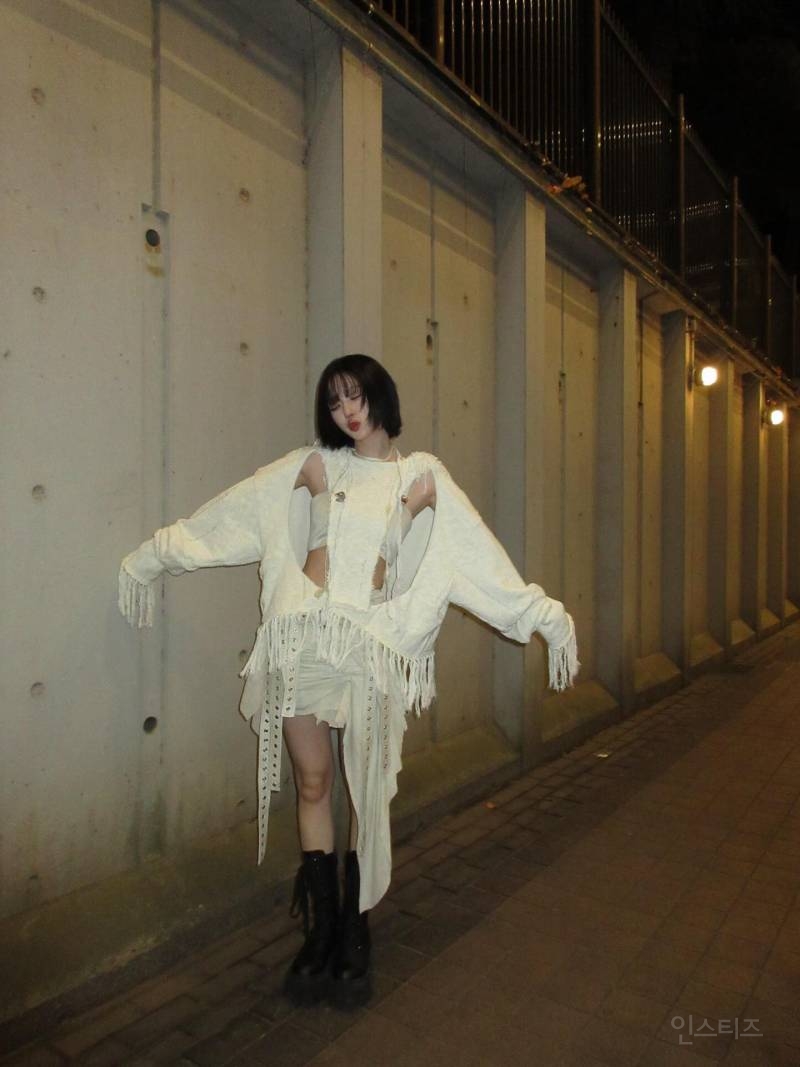 새해 맞이 인스타 게시물 올려주는 에스파 카리나 윈터.jpg | 인스티즈