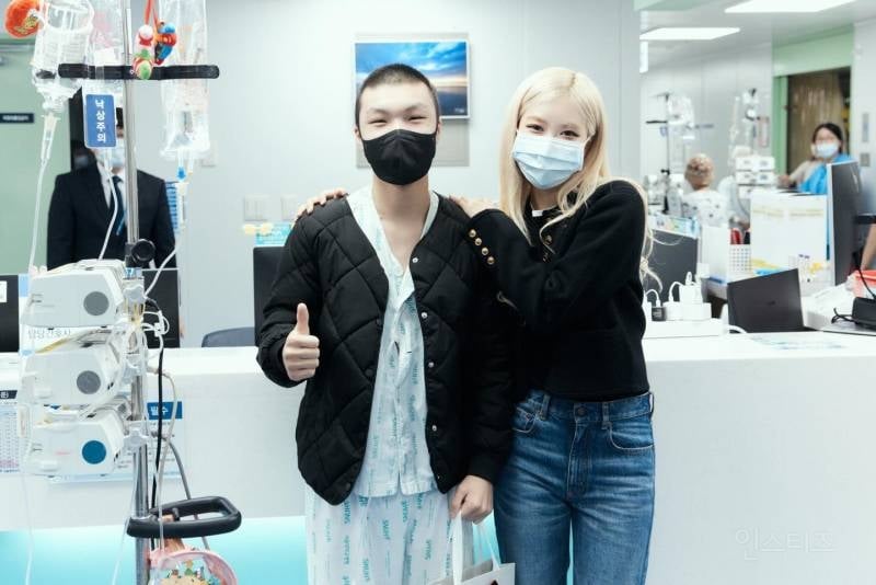 크리스마스에 서울대학교 어린이병원에 다녀온다는 로제 | 인스티즈