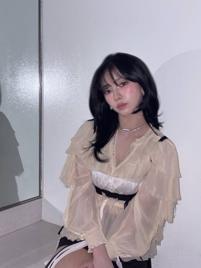 새해 맞이 인스타 게시물 올려주는 에스파 카리나 윈터.jpg | 인스티즈