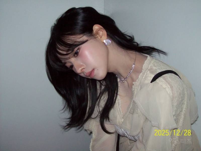 새해 맞이 인스타 게시물 올려주는 에스파 카리나 윈터.jpg | 인스티즈
