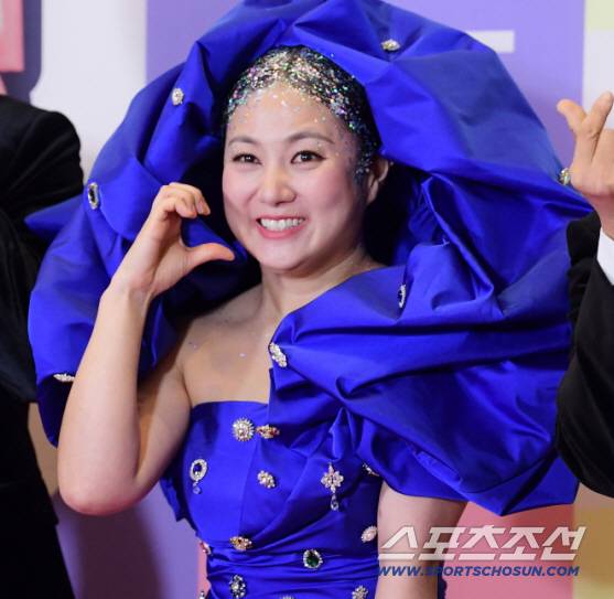 박나래 측 "매니저들 얼굴에 술잔 던진 적 자체가 없다. 바닥에 던진 적은 있다." | 인스티즈
