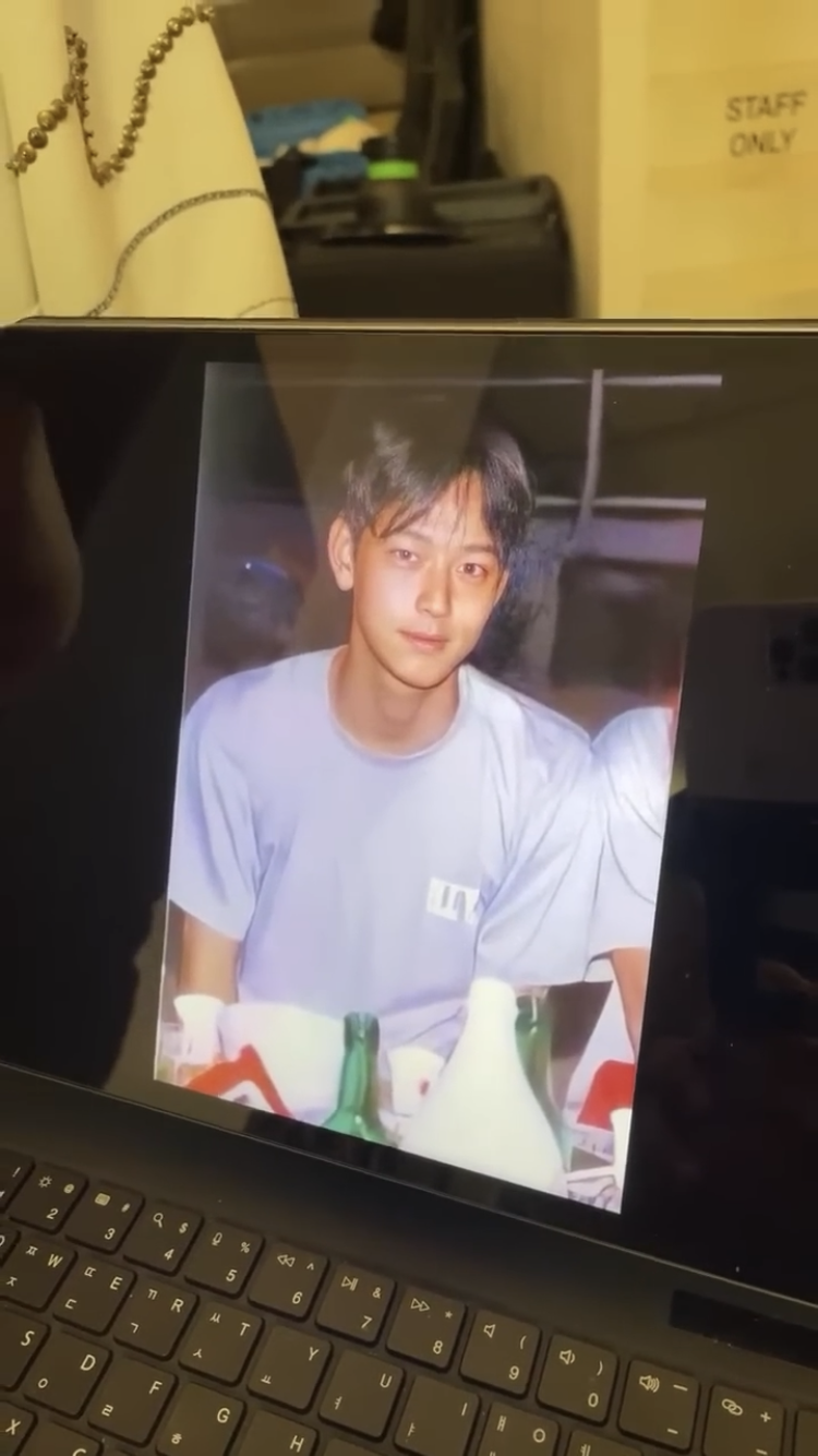 현재 강동원이 직접 푼 미자시절 사진..JPG | 인스티즈