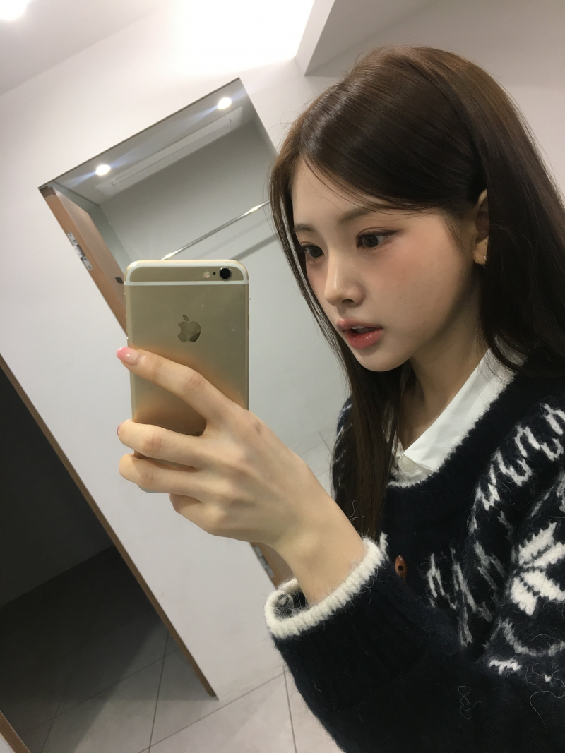 새해부터 여친짤로 알티타고 있는 신인 여돌 | 인스티즈