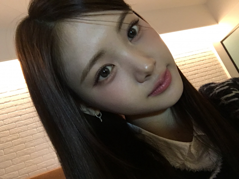 새해부터 여친짤로 알티타고 있는 신인 여돌 | 인스티즈