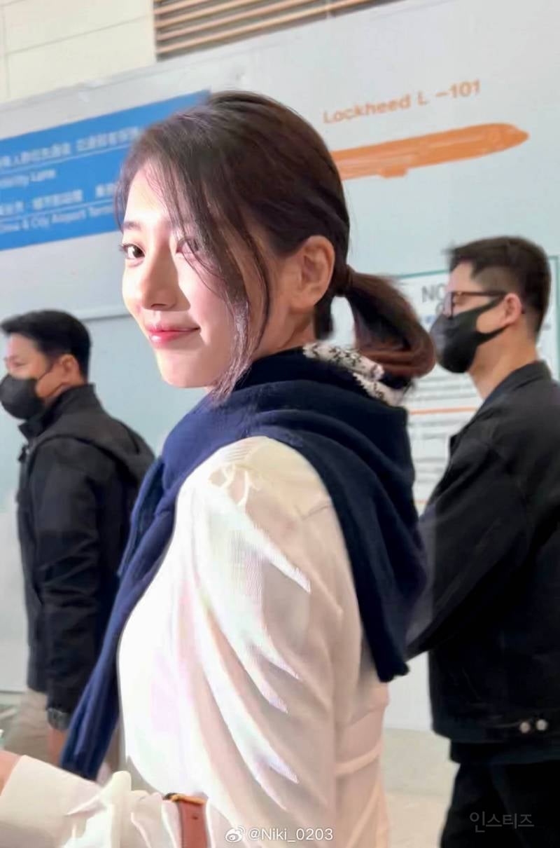 폰카로 찍은 수지 실물 | 인스티즈