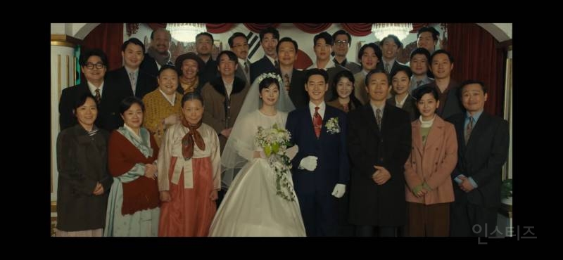 옛날옛적 부모님 결혼식사진 속 갬성 그대로인 이제훈X서은수 결혼식 사진 | 인스티즈