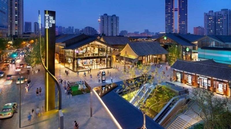 명,청시대 상점가를 컨셉으로 꾸며놓은 중국 도시 번화가.jpg | 인스티즈