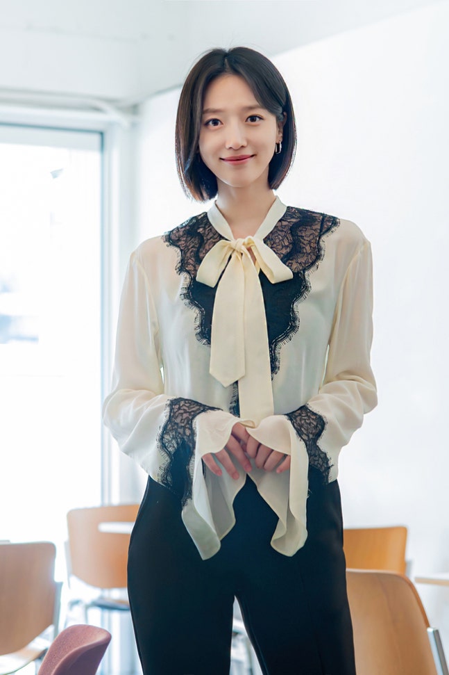 [잡담] 표예진) 종영 라운드 인텁 사진 이쁘다 | 인스티즈