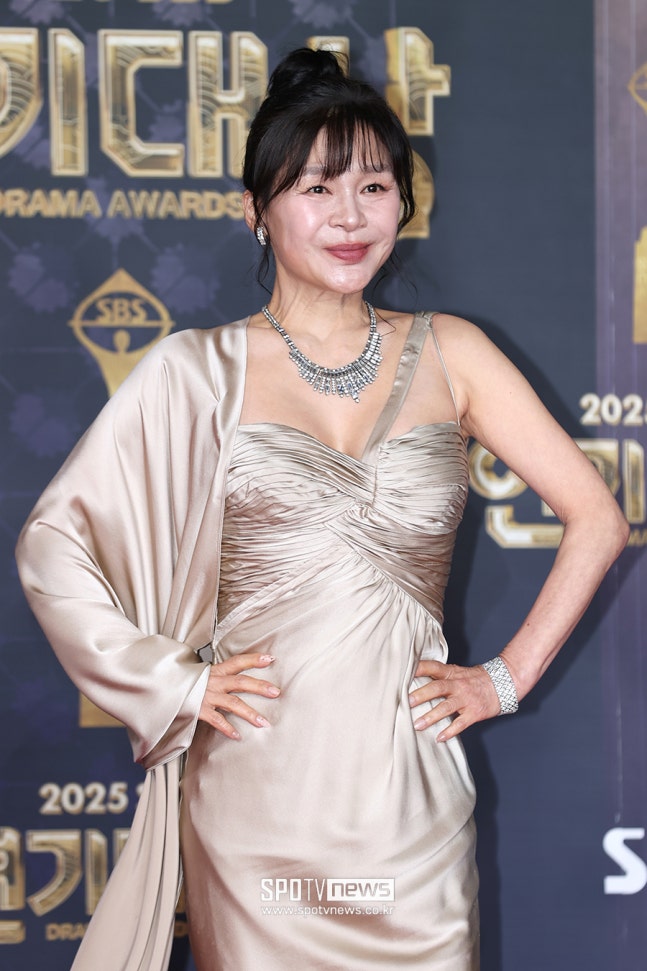 [정보/소식] 존버닥터) [단독] '믿고 보는' 길해연, 신예은 할머니 된다…'존버닥터' 출연 | 인스티즈