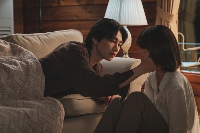 [정보/소식] 아이돌아이) 최수영, 최애한테 고백 받았다 키스할듯 아슬아슬 거리(아이돌아이) | 인스티즈