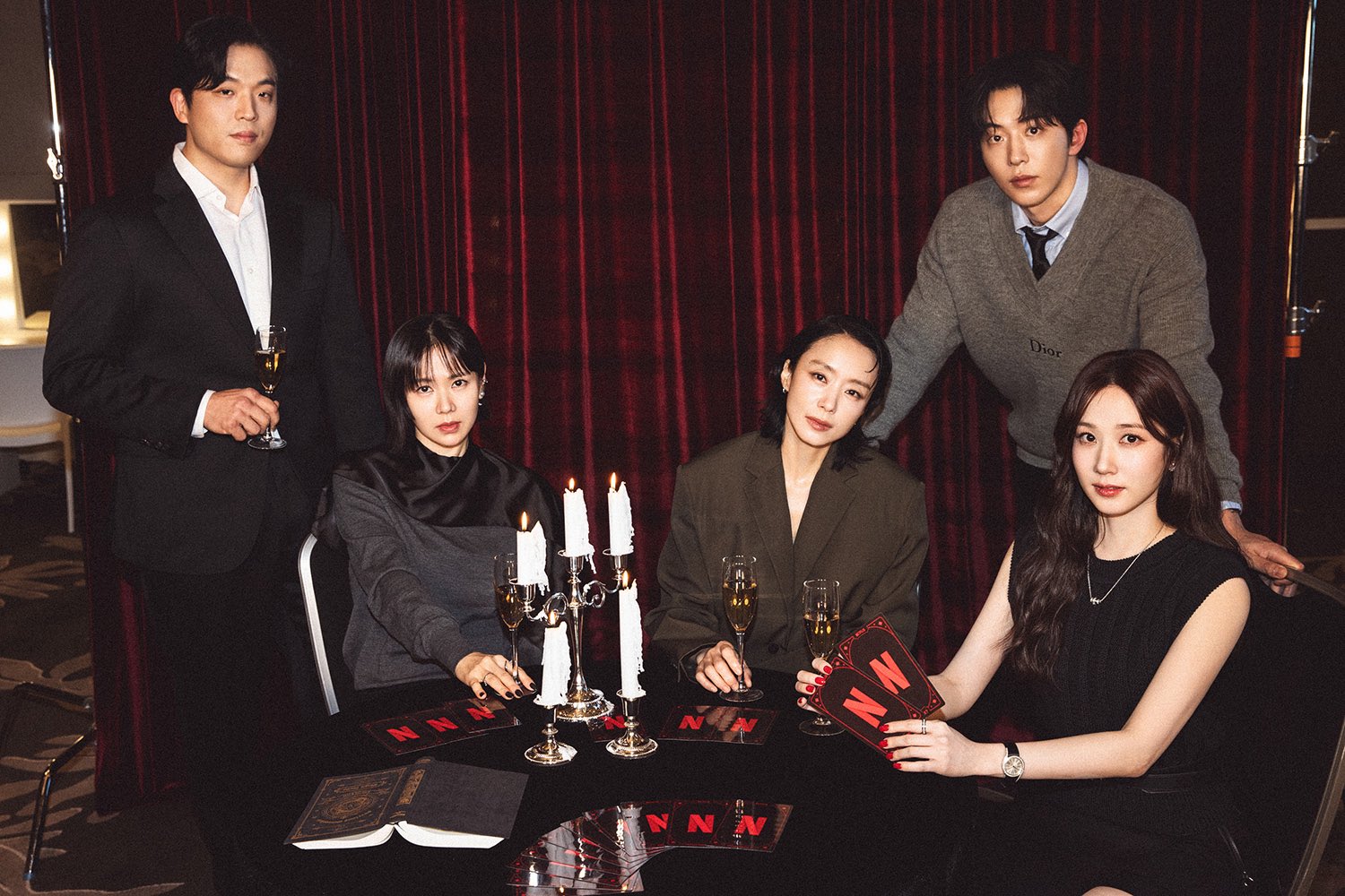 [잡담] 넷플 짧은 시간에 이런 화보 남긴거 진짜 감다살 드려요 | 인스티즈