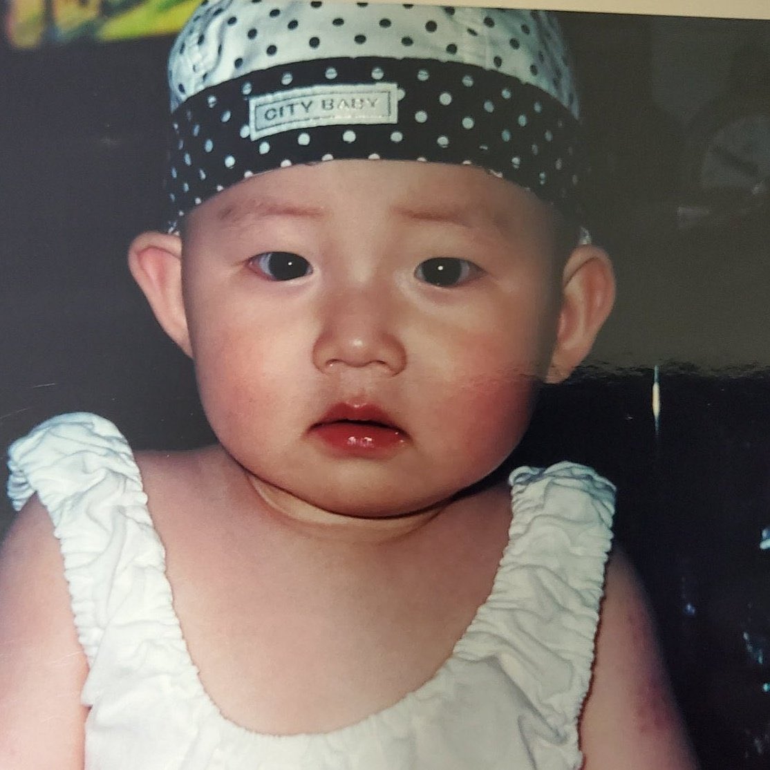 [잡담] ㄹㅇ 내 본진 애기 때 사진은 보면ㅋㅋㅋ 누군지 너무 명확하게 잘 보임 | 인스티즈
