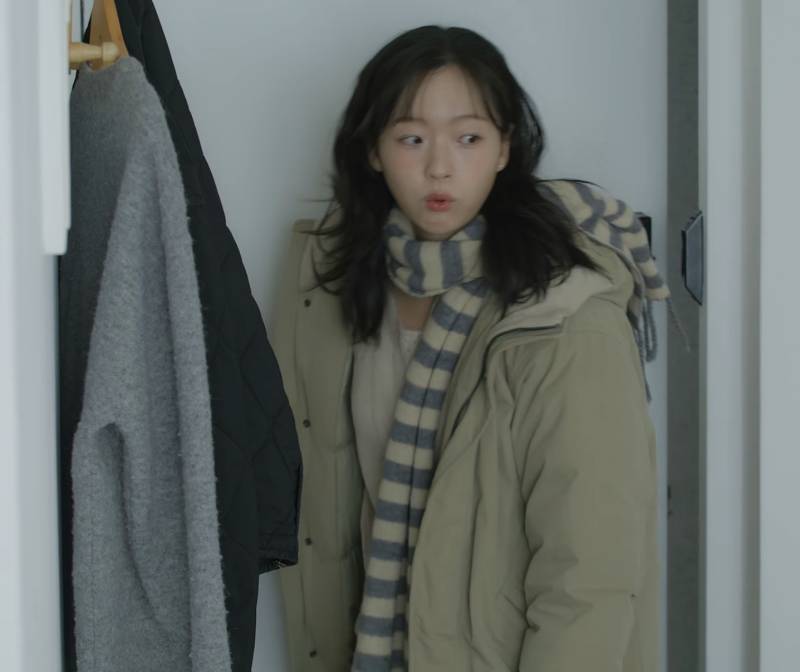 [잡담] 이거 목도리랑 니트 어디 거일까.. | 인스티즈