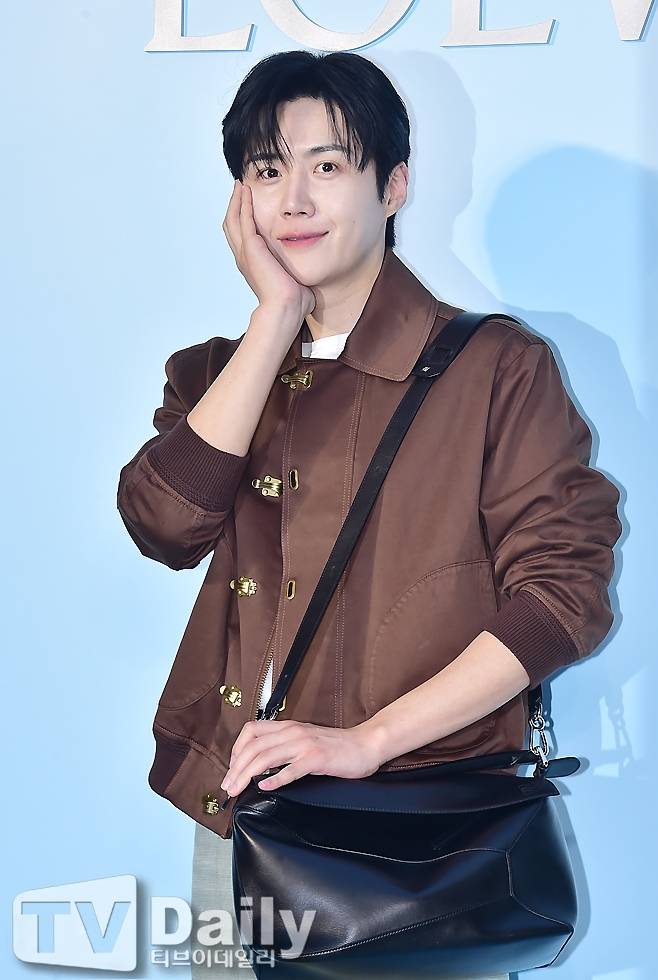 [정보/소식] 김선호 가족 법인 논란, "계약상 문제 없다" 해명에도 남은 의문 | 인스티즈