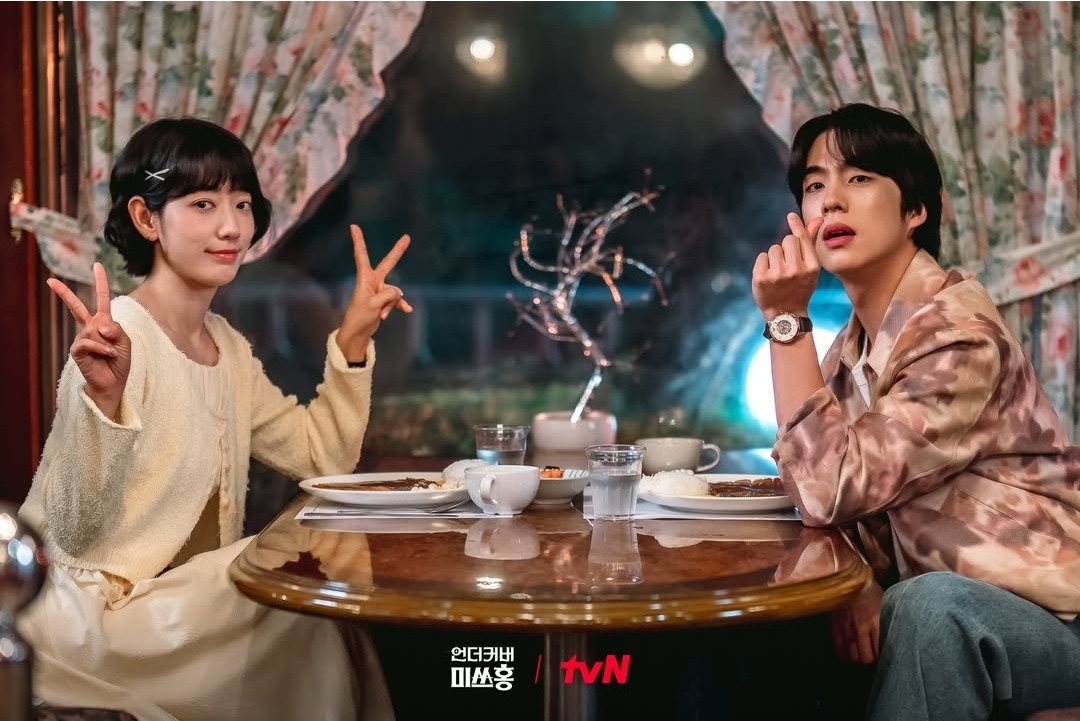 [잡담] 언더커버미쓰홍) 5살 연상인 줄 아는 10살 연하알벗 오와 금보의 첫 데이트(?)😆 | 인스티즈