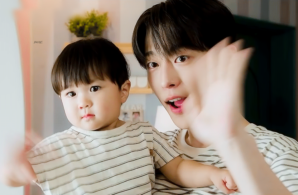 [잡담] 우주를줄게) 태형이랑 우주 같이 손 흔드는거 좋다 | 인스티즈