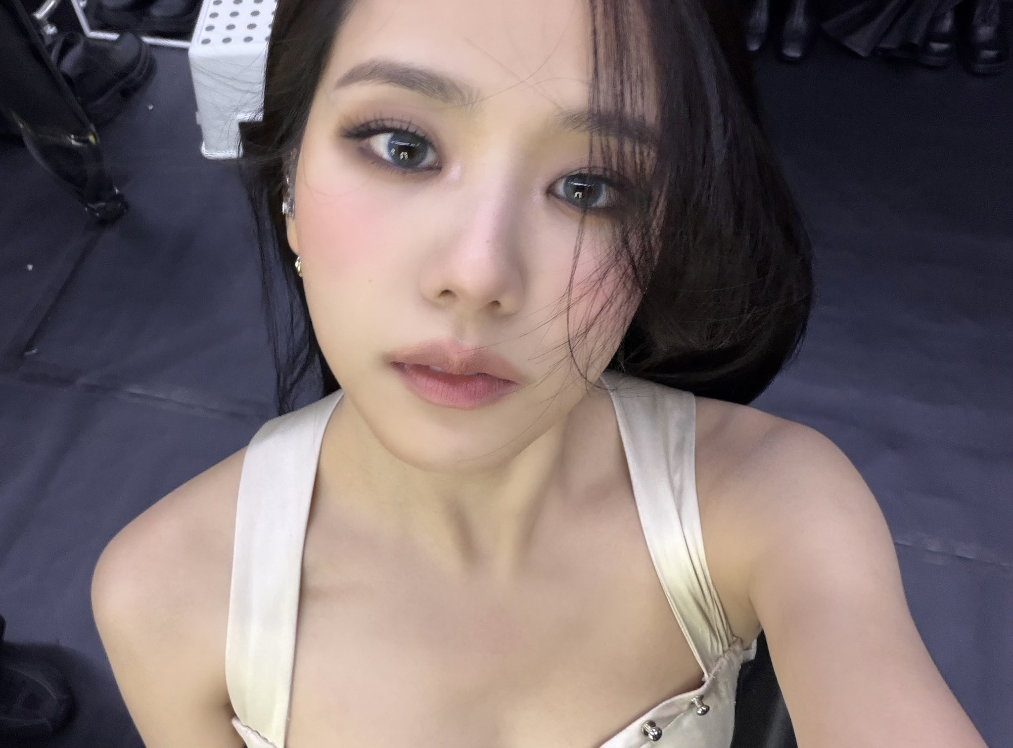 [잡담] 와 블핑 지수 셀카 올려줬는데 얼굴 미쳤어 | 인스티즈