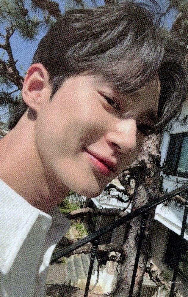 [잡담] 변우석은 입꼬리가 개사기임 | 인스티즈
