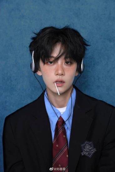 [잡담] 이런 헤어는 가볍게 숱치고 질감 처리 해야하지? | 인스티즈