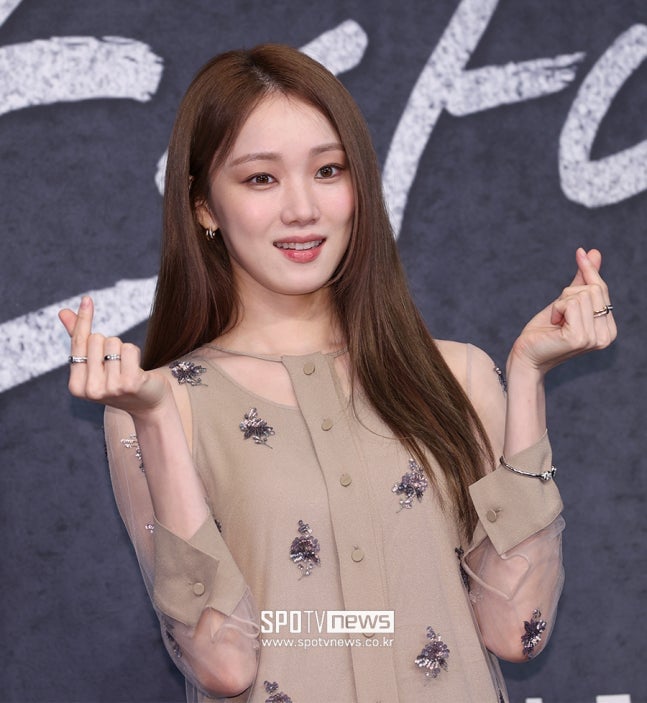 [잡담] [단독] 이성경, 드라마 '백조세탁소' 주연…2026 '열일 행보' | 인스티즈