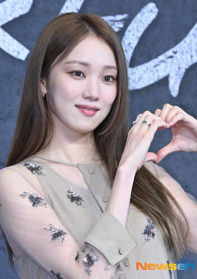 [정보/소식] 이성경 '백조세탁소' 출연하나? "검토 중인 작품 중 하나”[공식입장] | 인스티즈