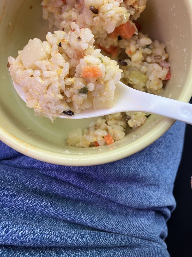 [잡담] 일하다가 갑자기 차에 와서 밥 먹는 중 | 인스티즈