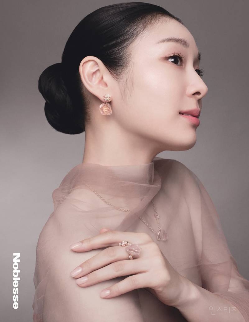<노블레스> 김연아 디올 뷰티 화보 | 인스티즈