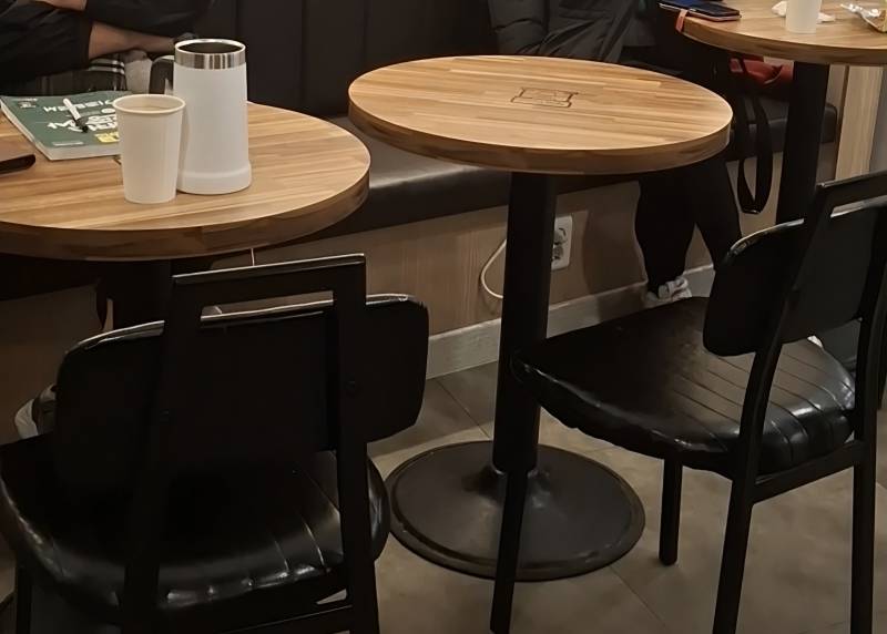 [잡담] 실시간) 지금 무인카페에서 줌마들한테 시비 걸렸다가 경찰까지 옴ㅋㅋㅋㅋ | 인스티즈