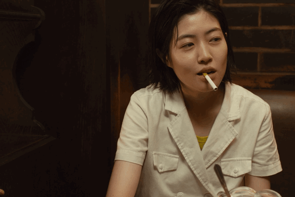 고아성에 이은 현실담배짤의 주인공.gif | 인스티즈