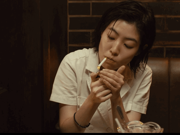 고아성에 이은 현실담배짤의 주인공.gif | 인스티즈