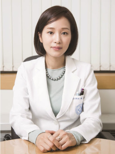 뉴진스 민지랑 허양임 교수님(승재엄마)이랑 완전 닮았다고 생각하는 달글 | 인스티즈