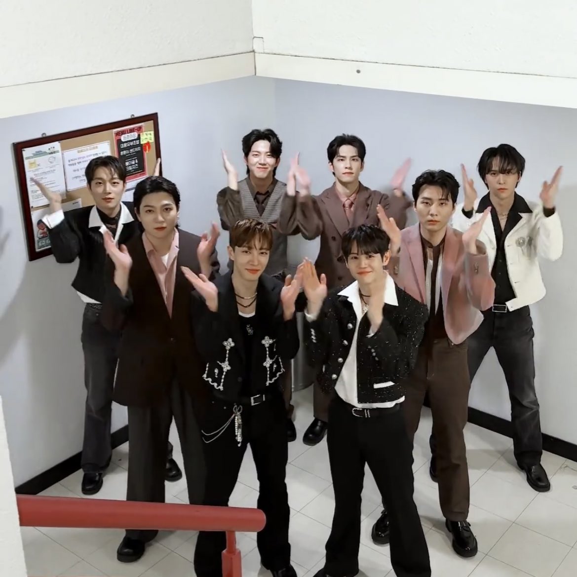 [잡담] 하이라이트랑 데이식스 챌린지 한 거는 봐도 봐도 웃김 ㅋㅋㅋㅋㅋㅋㅋㅋㅋ | 인스티즈
