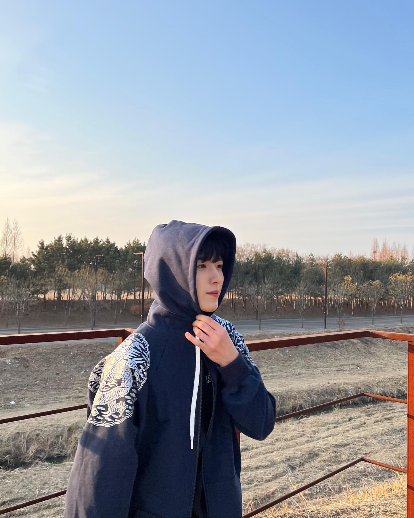 [잡담] 말로 표현할 수 없지만 이런 감성의 악마 왕이야 | 인스티즈
