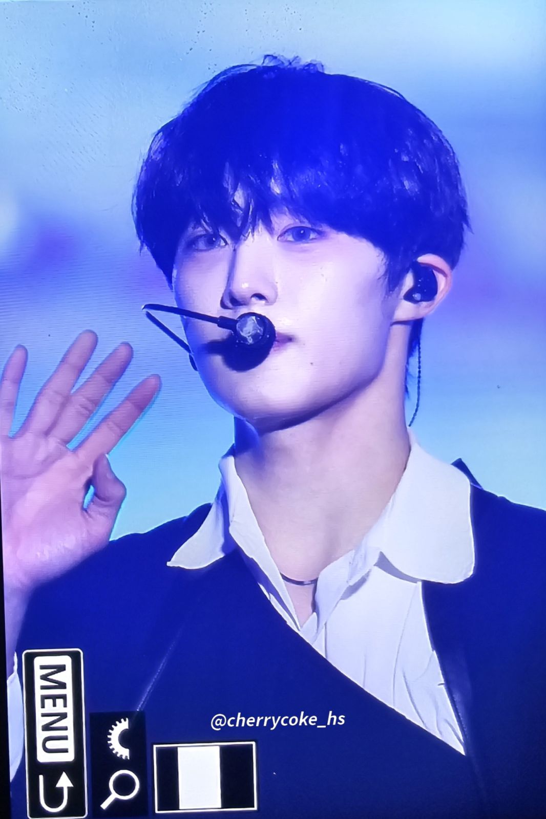 [잡담] 무대 위 윤현석이 ㄹㅇ 잘생김 | 인스티즈