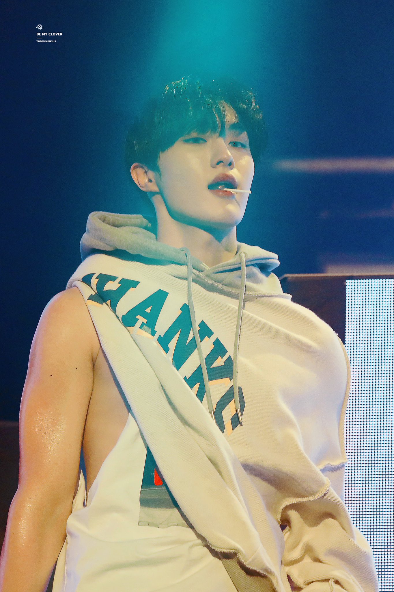 [잡담] 무대 위 윤현석이 ㄹㅇ 잘생김 | 인스티즈