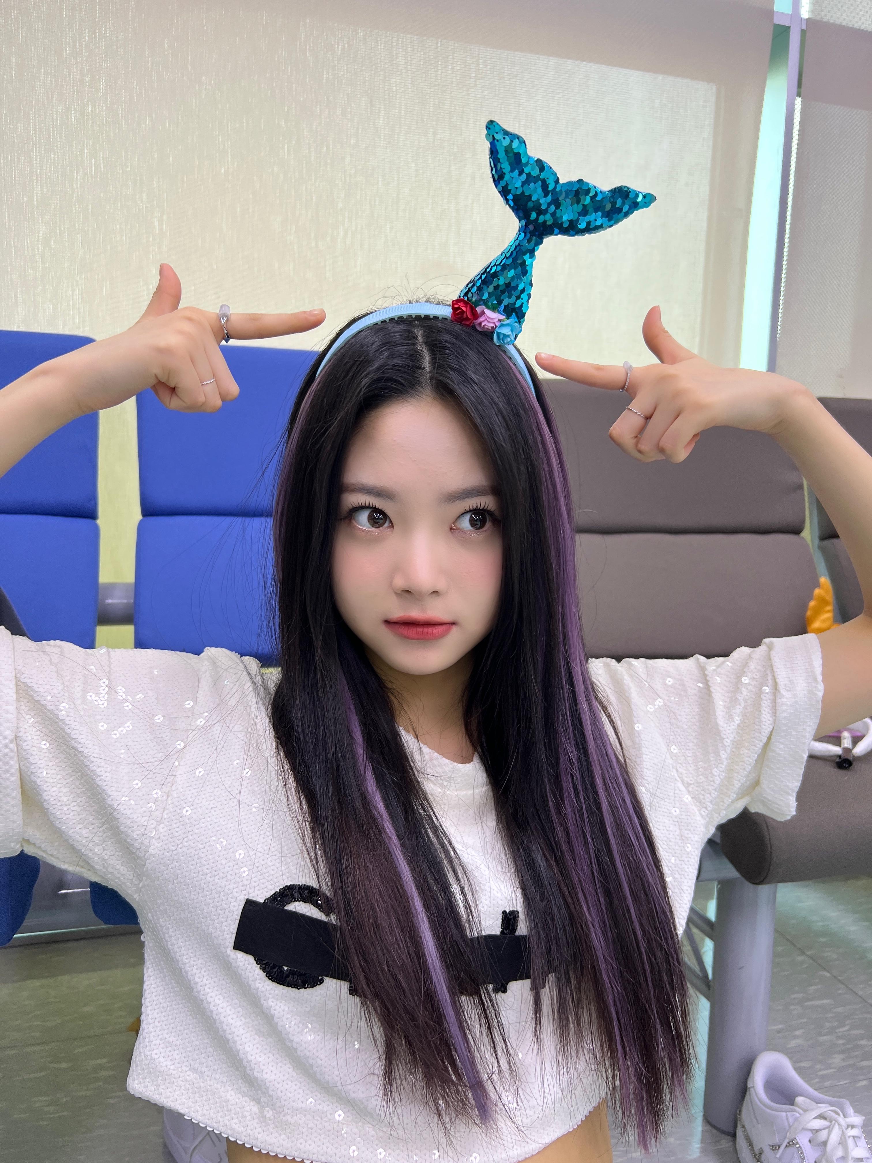 [잡담] 르세라핌 은채 언젠가 앞머리 한번은 까주겠지...? | 인스티즈