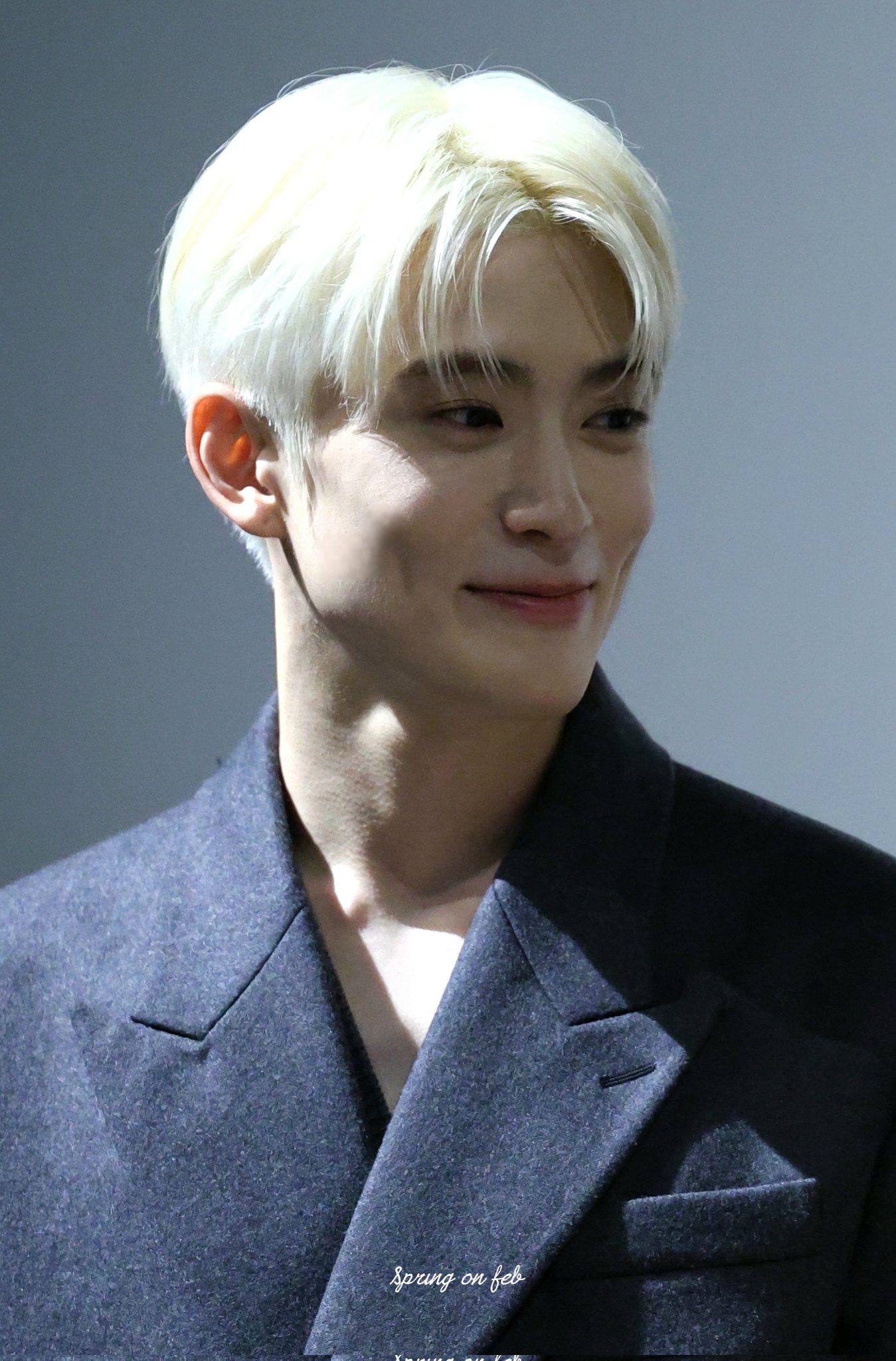 [잡담] 생일마저 발렌타인데이인🎀 남돌 2명 얼굴 최고 | 인스티즈