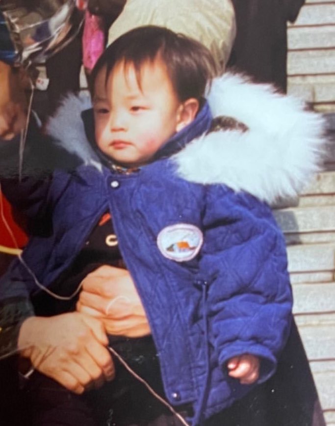 [잡담] 어린이날이니까...지금 35살인 이 아기 누구게ㅎ | 인스티즈