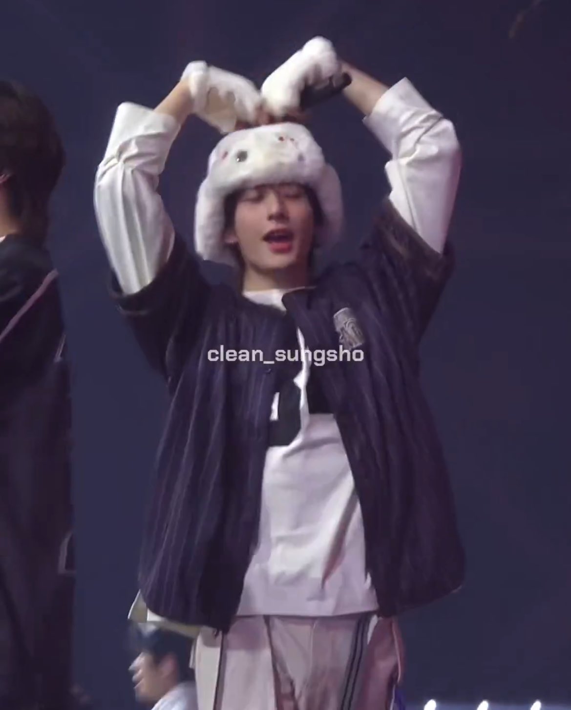 [잡담] 앤톤 노루궁뎅 모자가 최곤줄 알았는데 | 인스티즈