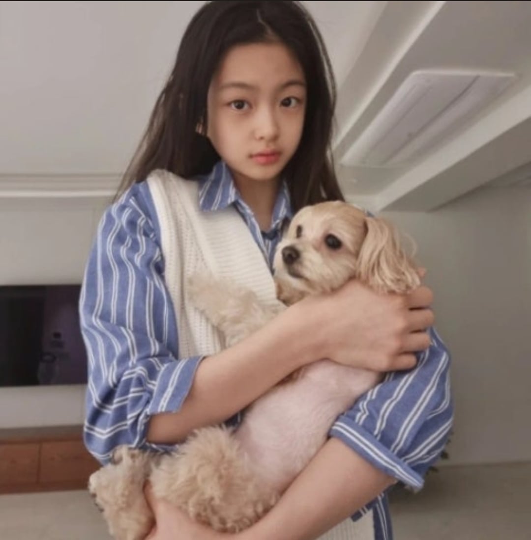 [잡담] 키키 키야 유년기 시절이라는데 미모 무엇?? | 인스티즈